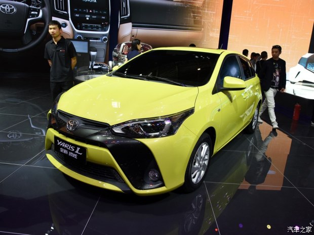 細節(jié)小改 曝新款YARiS L 致炫內飾諜照